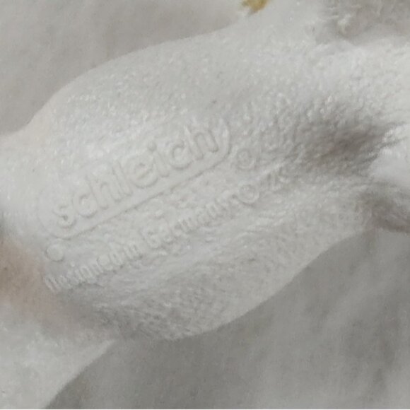 4 Schleich 4" Horse Figures - Picture 5 of 15